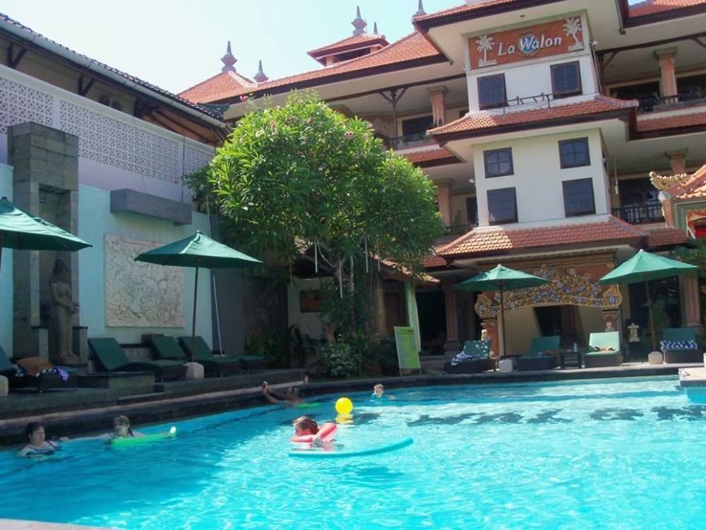 La Walon Hotel Kuta  Ngoại thất bức ảnh